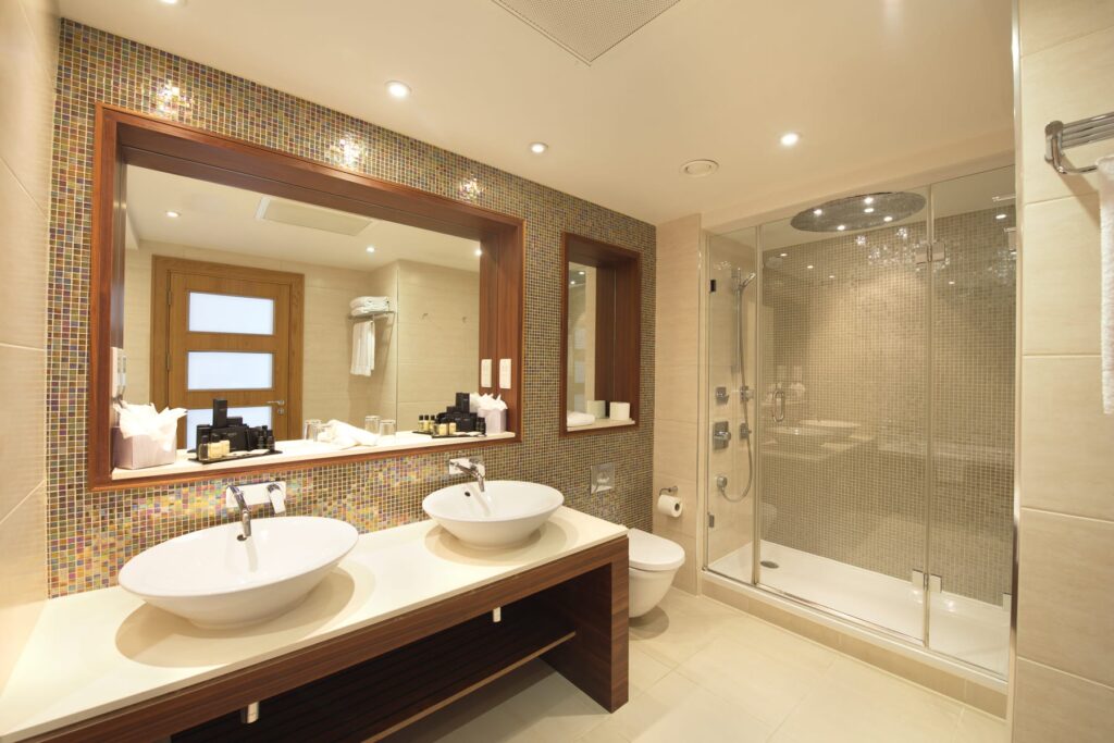 Junior suite double bathroom