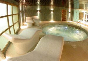 Jacuzzi pool