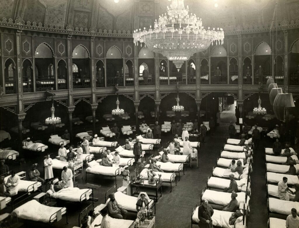 an image of hundreds of beds in the dome hospital during world war 1